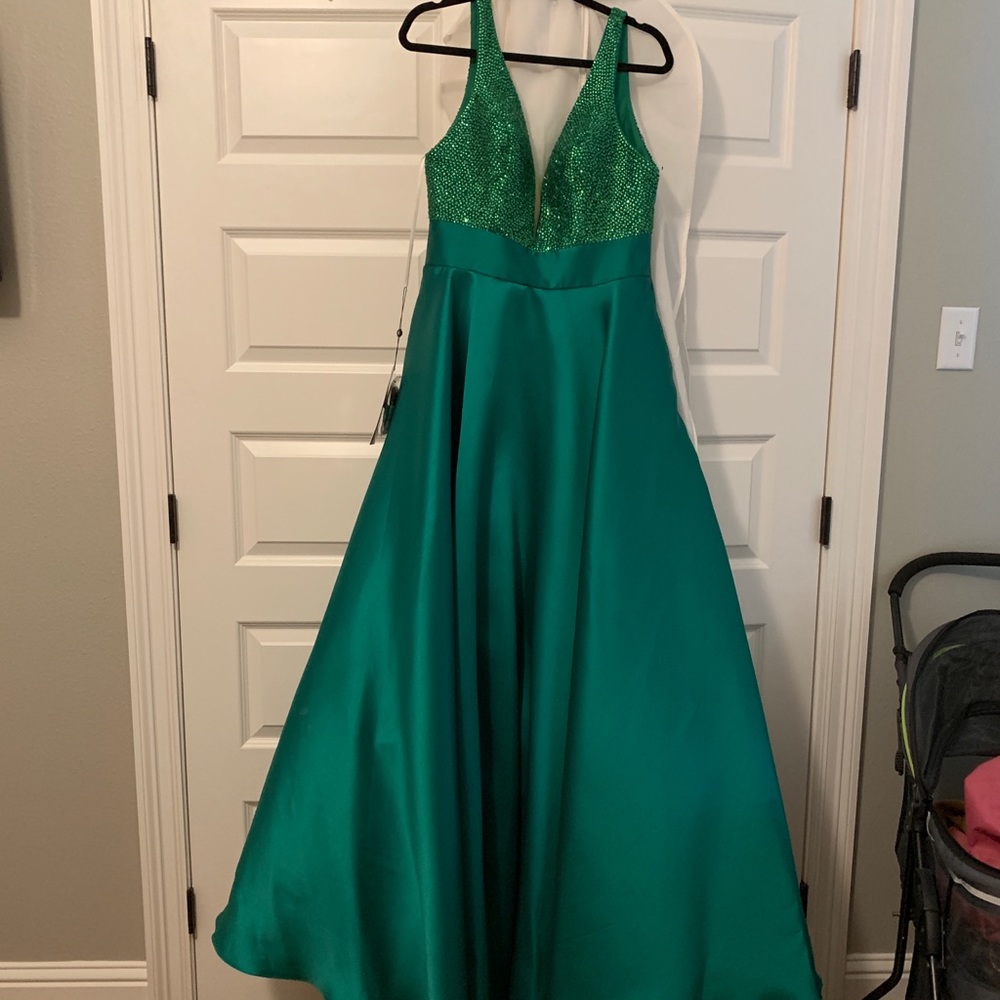 Alyce Paris green dress